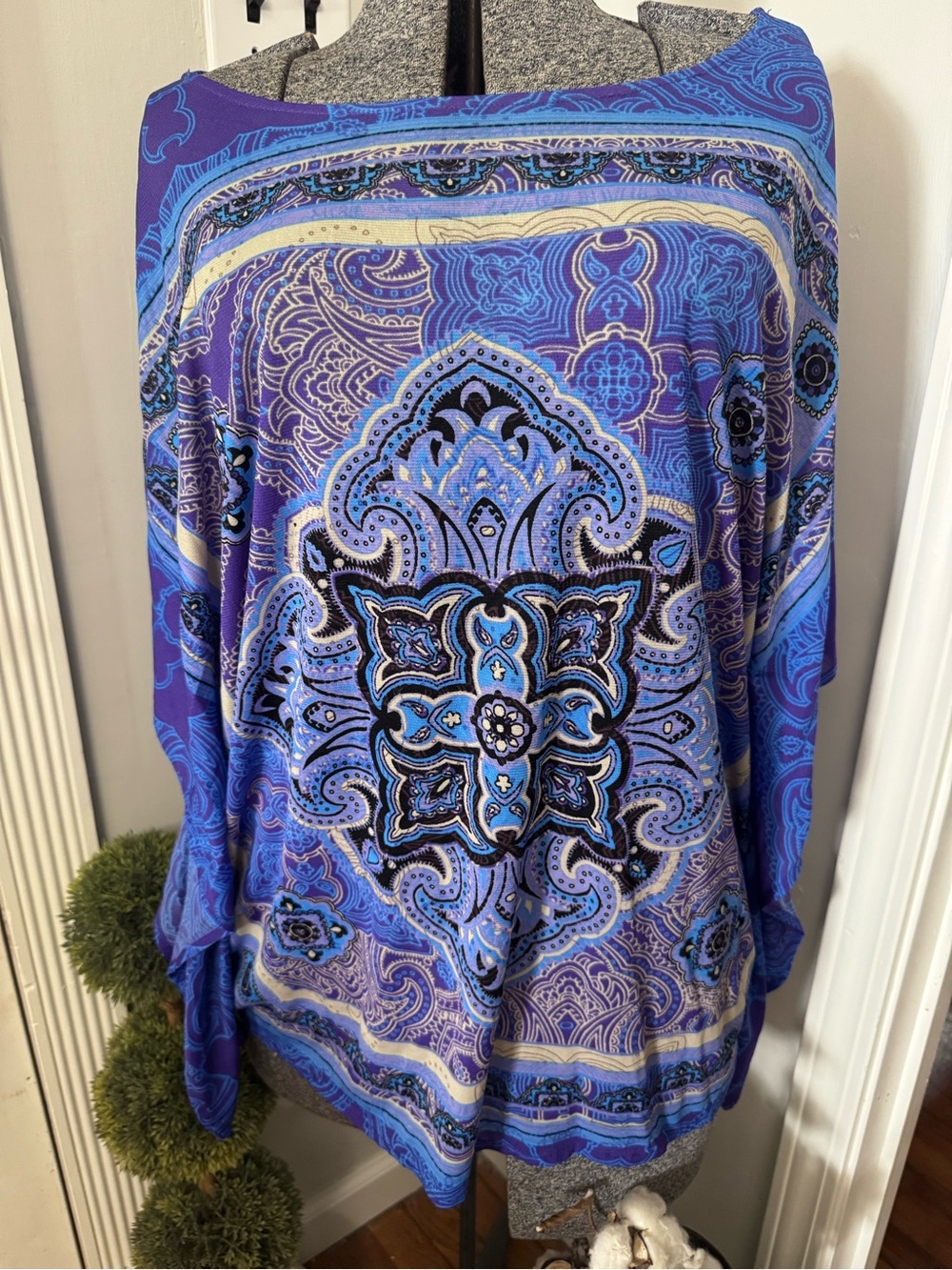 Chico's Blue and Purple Paisley Boatneck Tunic with Butterfly Sleeves Sm/Md